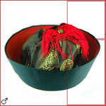 cappello-tradizionale-a-barchetta-rosso-e-verde
